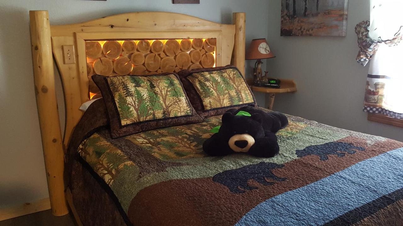 Bear Cove Motel